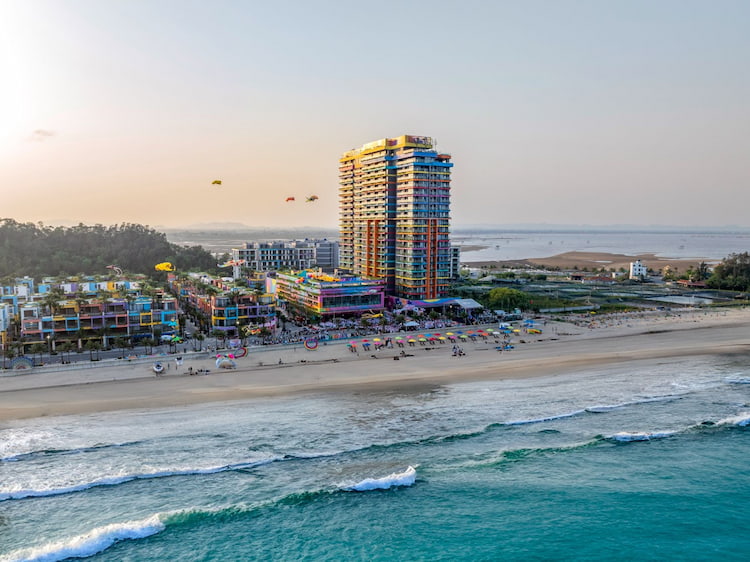 Sóng vỗ rất nhẹ nhàng và bình yên mang tới trải nghiệm đáng nhớ