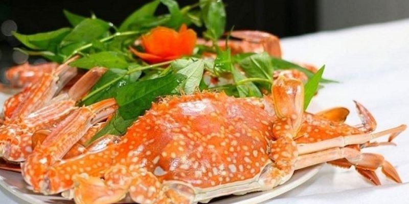 Ghẹ hấp sả thơm ngon được đánh bắt ngay trong ngày