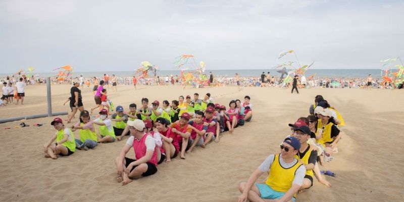 Bãi C sở hữu bãi biển rộng, thích hợp với các hoạt động đông người