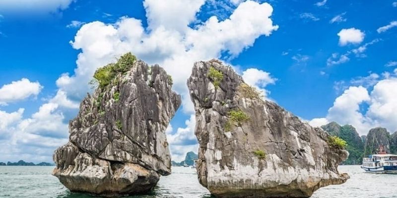 Hòn Trống Mái là biểu tượng của tình yêu đôi lứa