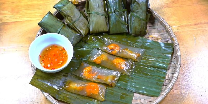 Bánh bột lọc là đặc sản trứ danh bạn nên thử khi đến Huế