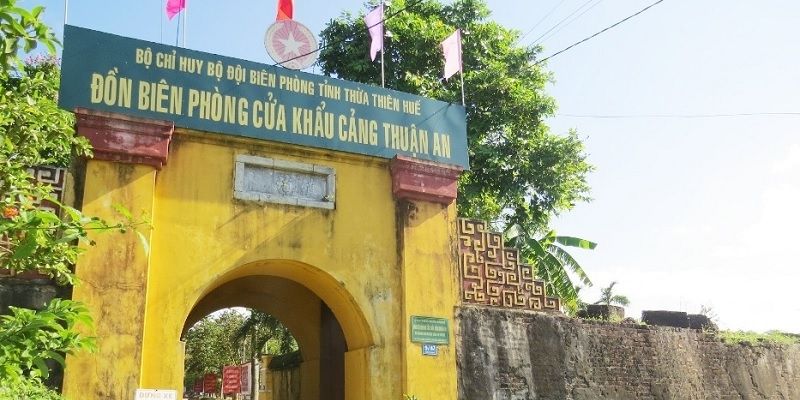 Tham quan di tích Trấn Hải Đài nổi tiếng