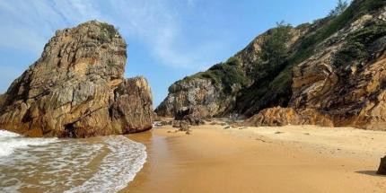 Bãi Đá Nhảy - Vẻ Đẹp Hoang Sơ Khiến Du Khách Say Lòng