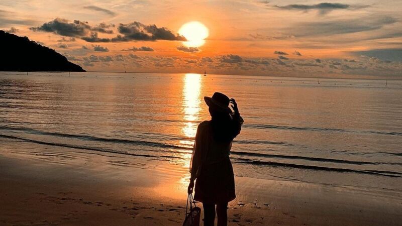 Nhìn ngắm hoàng hột tuyệt đẹp vào chiều tà ở biển Đầm Trầu