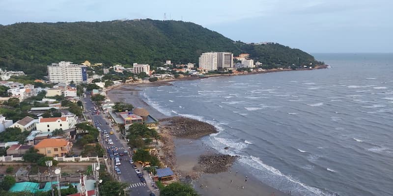 Ngắm nhìn Bãi Dâu từ trên cao xuống
