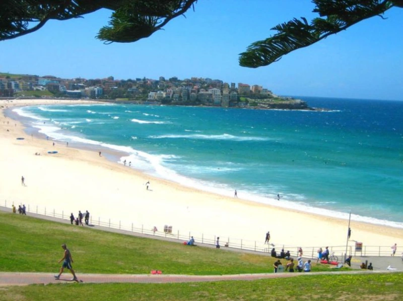 Biển ở bãi Đồi Dương tại Phan Thiết trong xanh