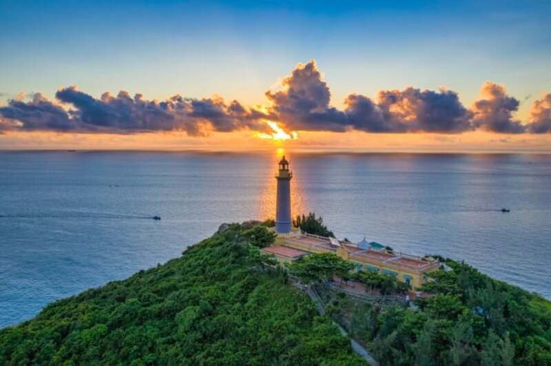 Hải Đăng Mũi Điện với vẻ đẹp cổ kính