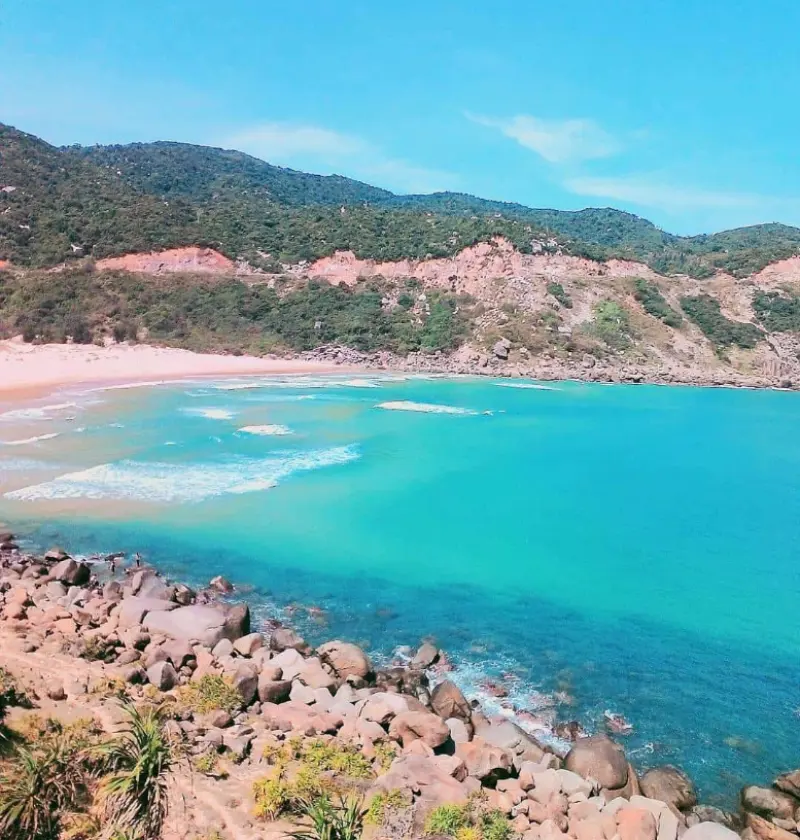 Bãi Môn với vẻ đẹp hoang sơ