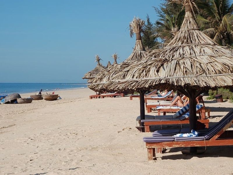 Những trải nghiệm thú vị không thể bỏ qua tại bãi Rạng