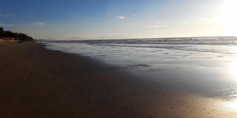 Xem dự báo thời tiết trước khi ghé qua bãi tắm Chí Linh