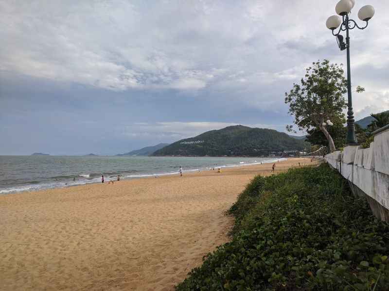 Chiêm ngưỡng vẻ đẹp của bãi Tiên Sa