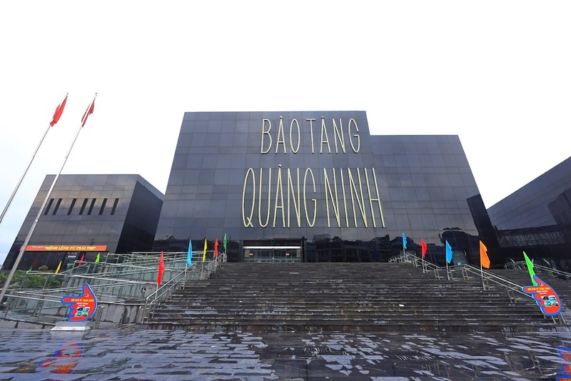 Bảo tàng Quảng Ninh tọa lạc trung tâm thành phố Hạ Long