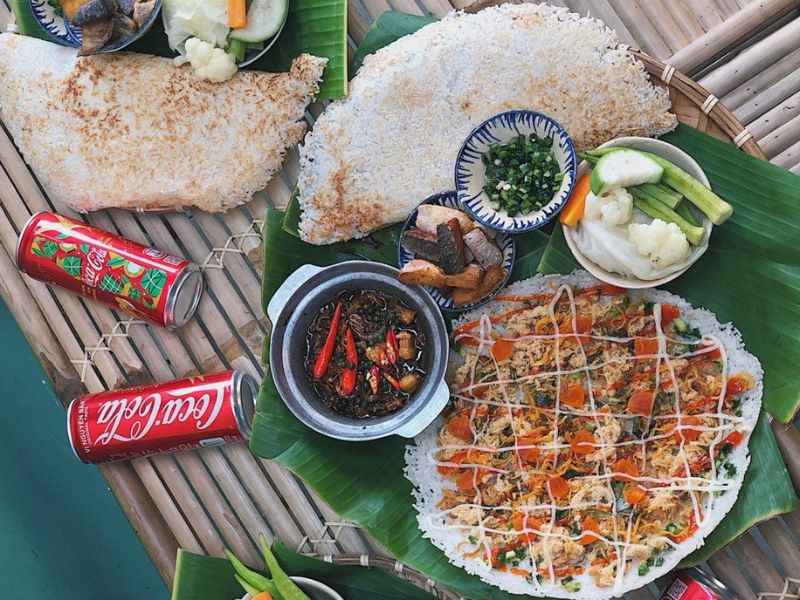 Thưởng thức cơm cháy kho quẹt Cần Thơ