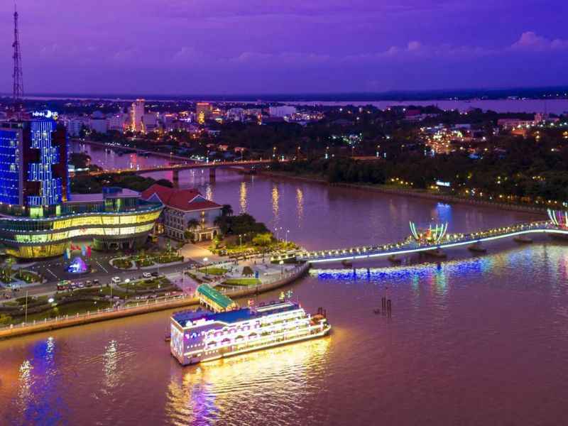 Toàn cảnh về Bến Ninh Kiều về đêm