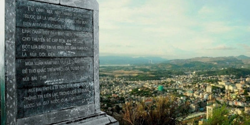 Bia đá khắc chữ - Chứng nhân tháng năm của lịch sử