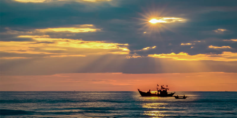 Bình minh rực rỡ và tuyệt mỹ trên bãi biển Sa Huỳnh