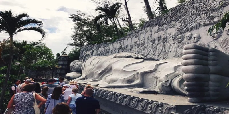 Bức tượng được điêu khắc chân thực, sống động