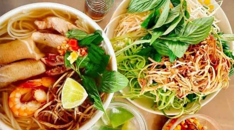 Bún nước lèo đặc trưng Bạc Liêu mang hương vị miền Tây