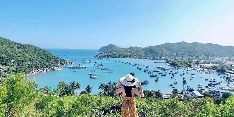 Vịnh Vĩnh Hy là một trong bốn vịnh đẹp nhất Việt Nam