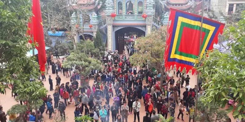 Các hoạt động đáng chú ý vào mùa lễ tại đền mẫu