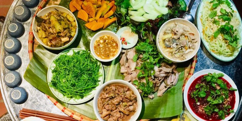 Các món ăn đặc trưng khi du khách ghé đến hồ Ba Bể