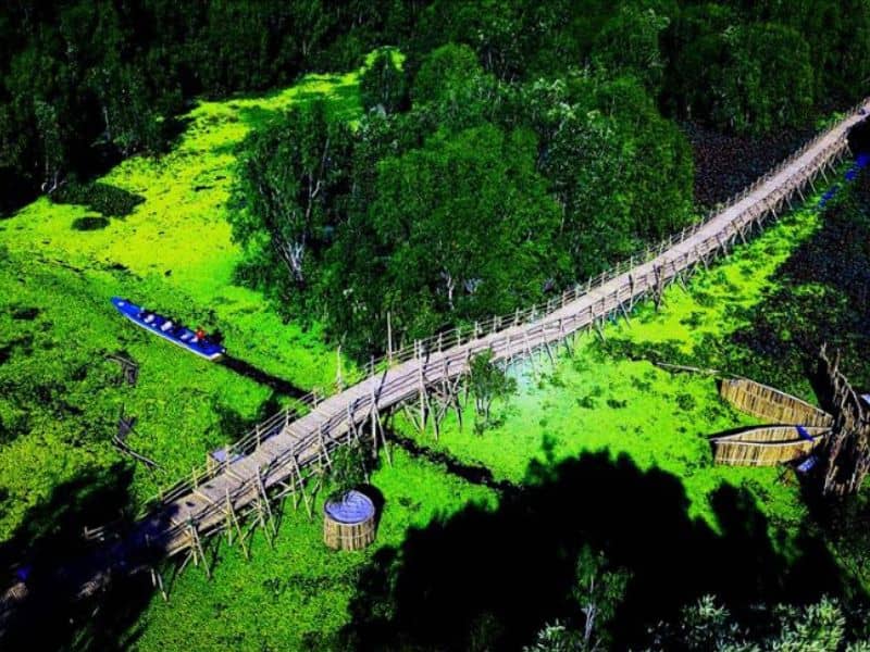 Cận cảnh chiếc cầu tre siêu ấn tượng