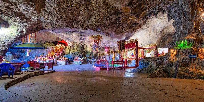 Cảnh đẹp hùng vĩ quanh khu vực động Tam Thanh