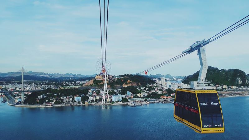 Cáp treo Nữ Hoàng thuộc Sun World Ha Long Complex