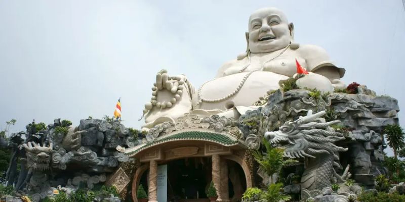 Tượng Phật Di Lặc lớn nhất ở Việt Nam