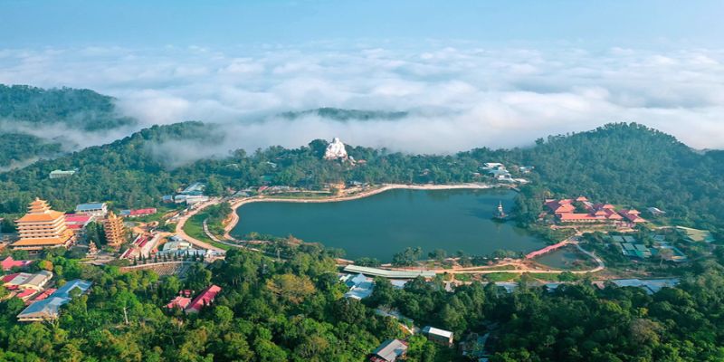 Đi cáp treo để ngắm nhìn toàn cảnh miền Tây sông nước