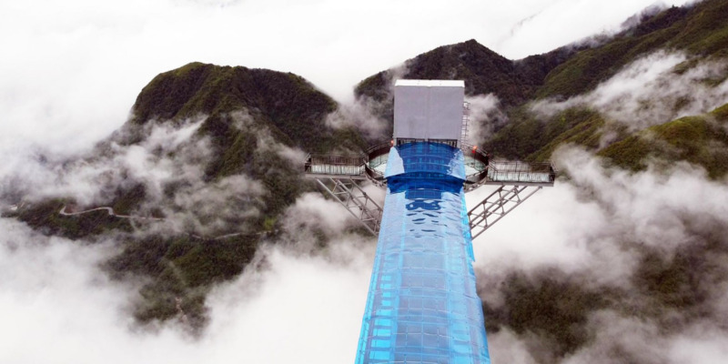 Tổng chiều dài của cầu là khoảng 630m