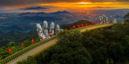 Cầu Vàng Đà Nẵng: Trải Nghiệm Kỳ Quan Giữa Lòng Bà Nà Hills