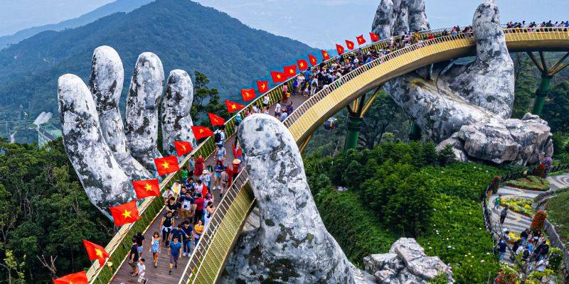 Có nhiều sự lựa chọn khác nhau để mọi người di chuyển đến cầu