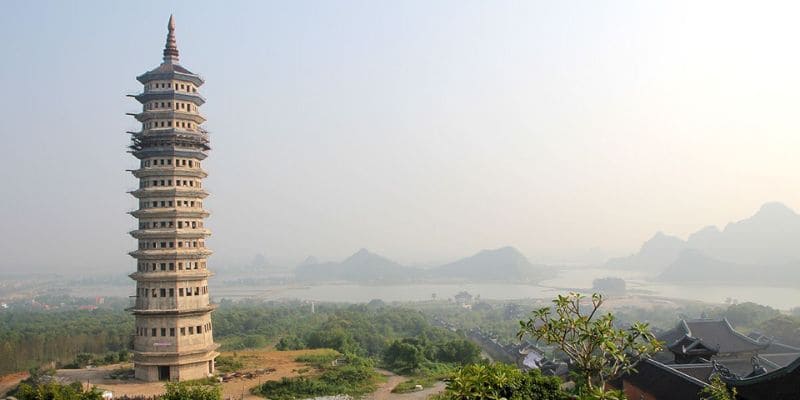 Check in dưới Bảo Tháp - Lưu giữ khoảnh khắc kỷ niệm