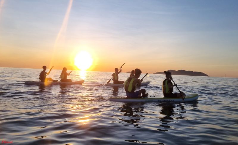 Chèo SUP đón bình minh trên sông Trà Khúc