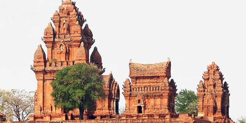 Các chi tiết trang trí đều tượng trưng cho tín ngưỡng Chăm Pa