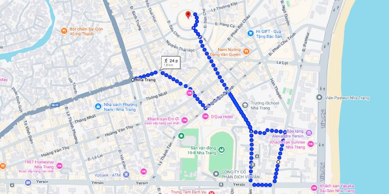 Cung đường di chuyển đến khu chợ khá đơn giản