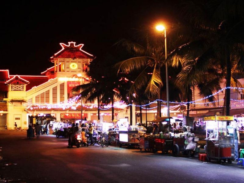 Chuẩn bị tiền mặt để ghé chợ tham quan