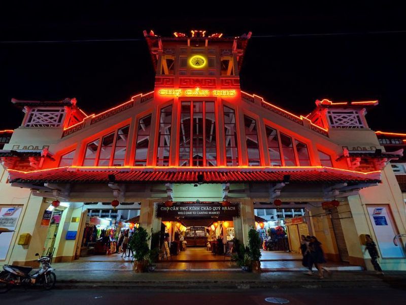 Nên ghé chợ Ninh Kiều vào mùa mưa