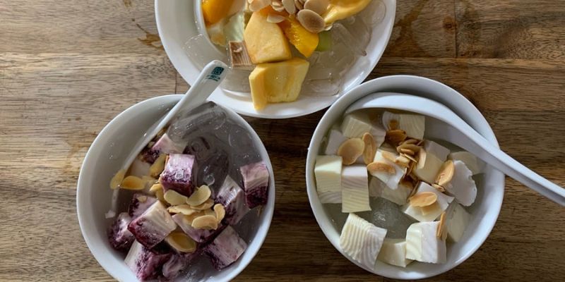 Chè cũng là một món ăn không thể thiếu trên chợ nổi