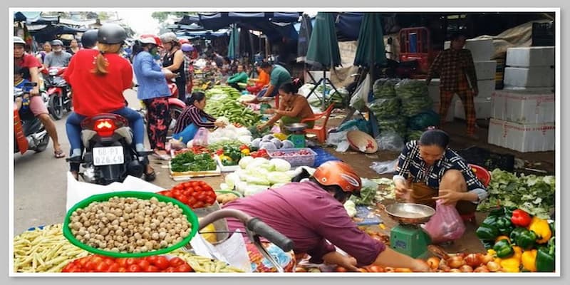 Tới chợ vào buổi sáng để mua được đồ tốt nhất