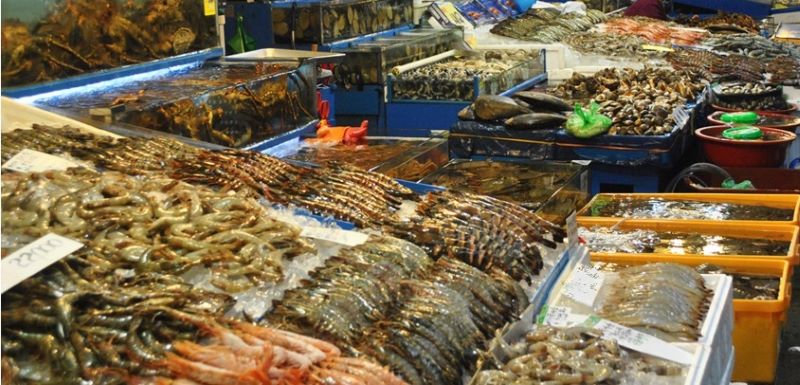 Chợ Vườn Đào Hạ Long với đa dạng các loại hải sản