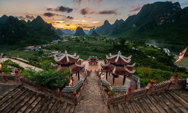 Chọn thời gian tới thiền viện đúng giờ mở cửa