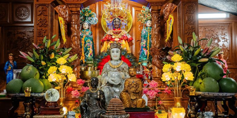 Chánh điện Chùa Bà Đen với nét kiến trúc cổ kính nổi bật