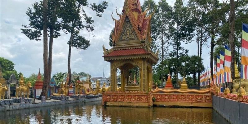 Tham gia các lễ hội và nghi lễ giúp du khách trải nghiệm đời sống tâm linh