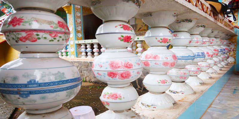 Tới chùa để tham quan vào thời điểm mát mẻ