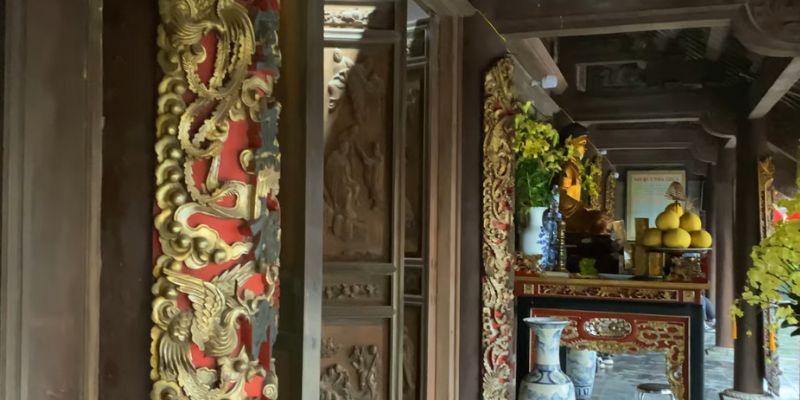 Mọi chi tiết đều được chạm khắc tinh xảo và tỉ mỉ