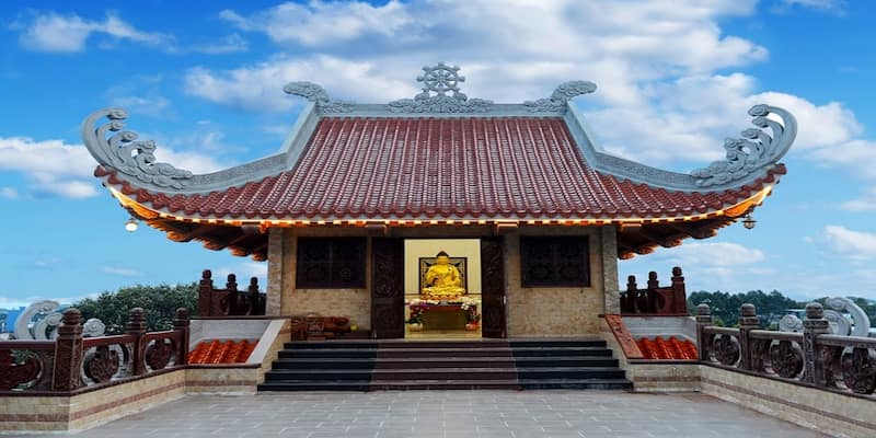 Nhiều thanh thiếu niên hứng thú tham gia khóa học tại chùa