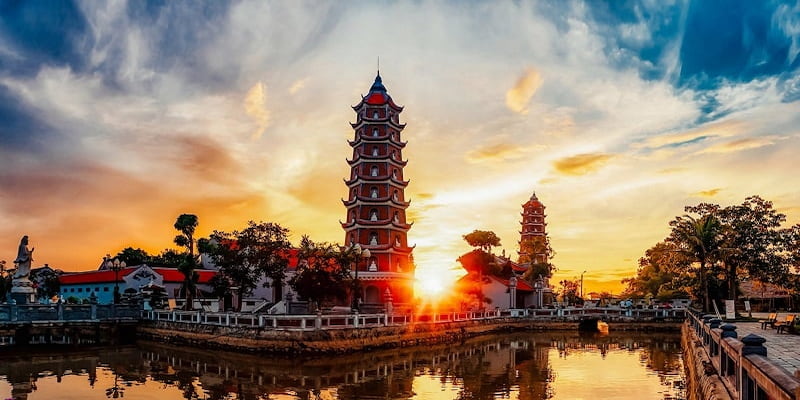 Chùa Hoằng Phúc từ góc nhìn bao quát nhất