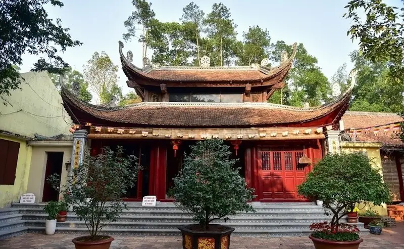 Chùa không nhận hòm công đức tại tất cả ban thờ